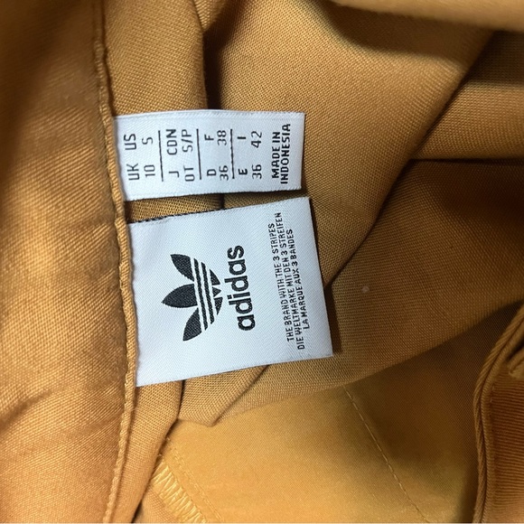 Adidas tracksuit size small - Picture 2 of 7